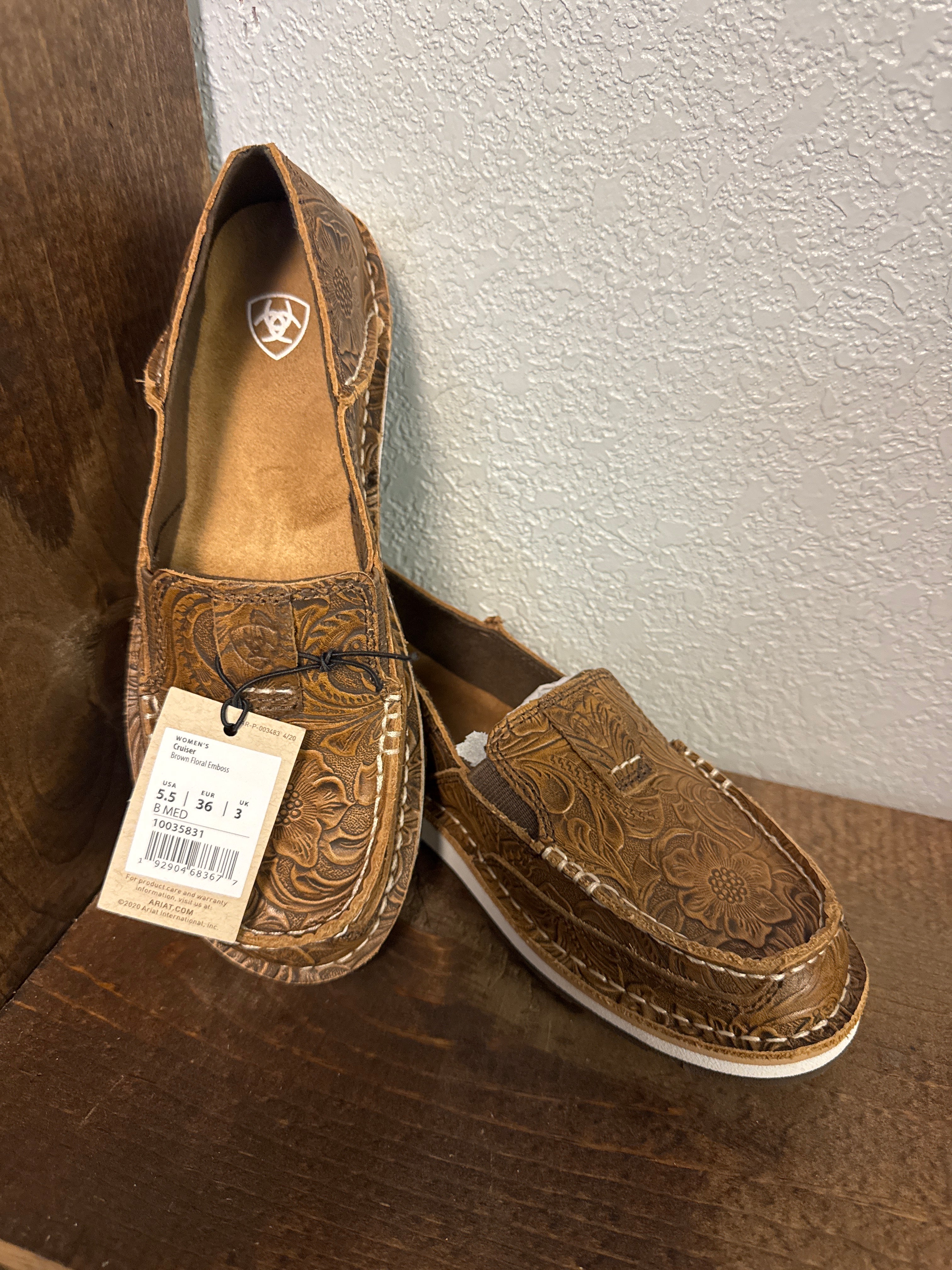 ARIAT-Brown Floral Embr. Cruiser's 5.5
